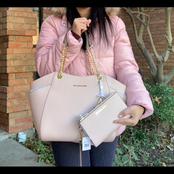 Michael Kors Jetset LG Shoulder Tote And Wristlet - Picture 7 of 7